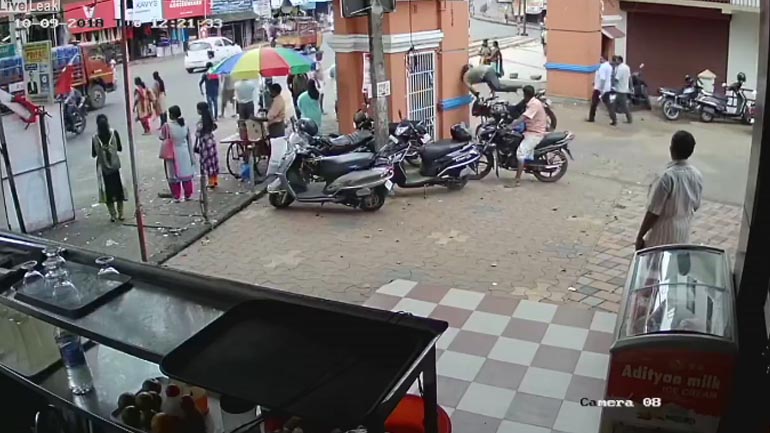 Κάρφωσε τη μοτοσυκλέτα στον τοίχο!